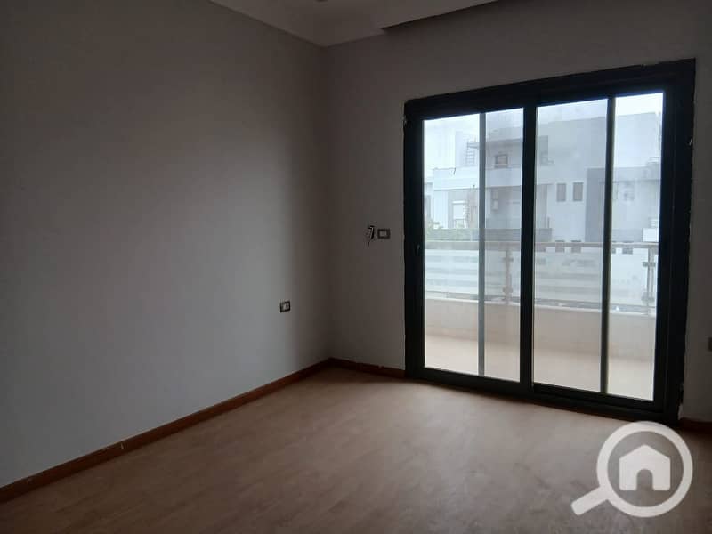 4 WhatsApp Image 2025-10-11 at 13.57. 11_373dbdf2. jpg