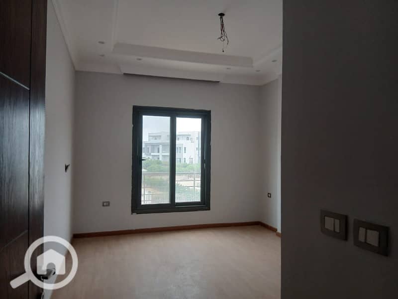 8 WhatsApp Image 2025-10-11 at 13.57. 11_722715d0. jpg