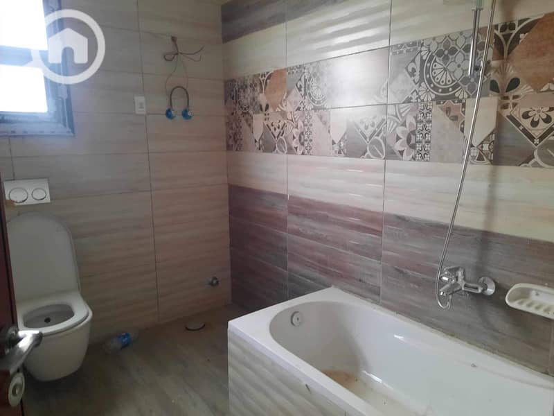 4 WhatsApp Image 2024-10-12 at 11.40. 08_459688af. jpg