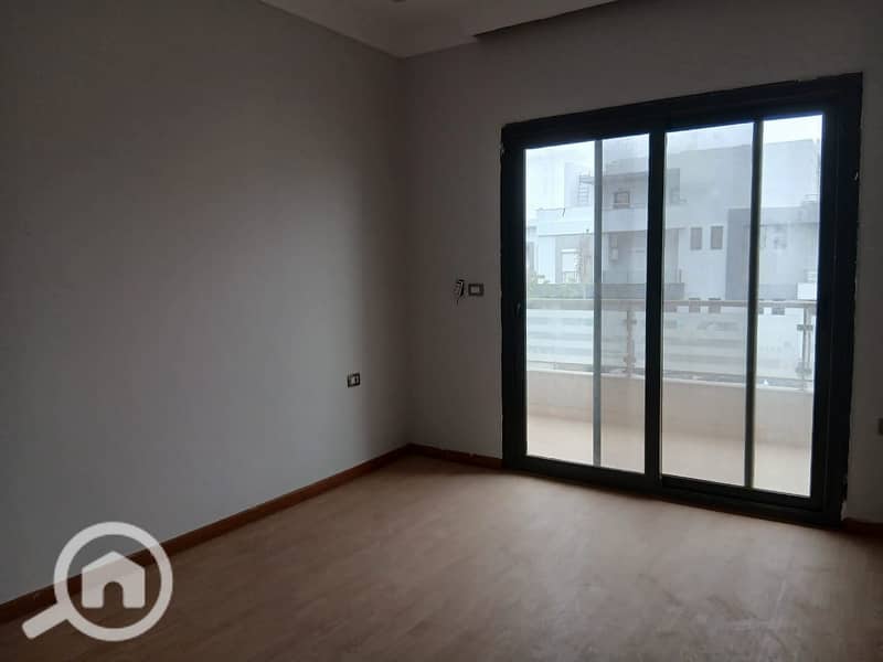 4 WhatsApp Image 2025-10-11 at 13.57. 11_373dbdf2. jpg