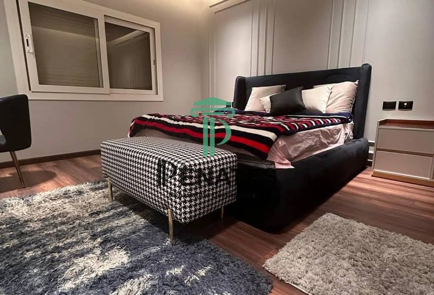 11 8176135-41a68o (Copy). jpg