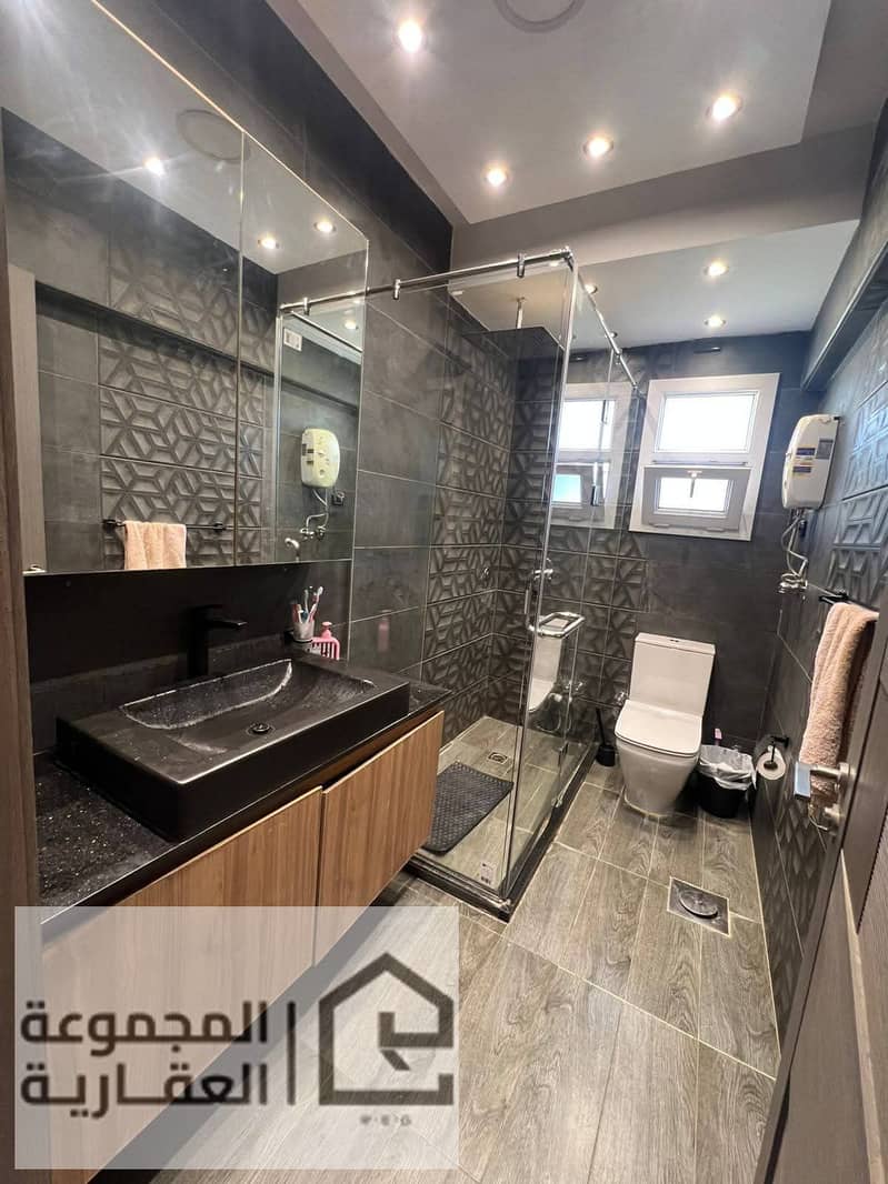 10 723cc4de-dc74-4fd7-b6e2-d52a04d1c1c0. jpg