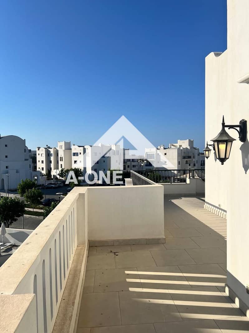 8 d28c07bb-baa3-4030-a886-b431580b5e87. jpg