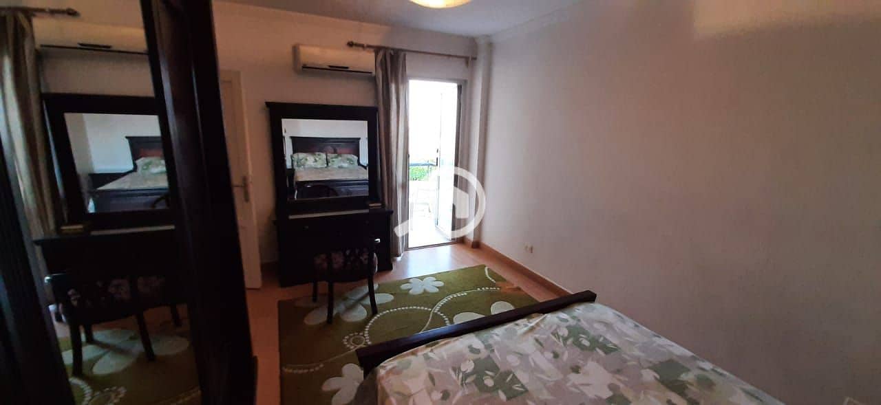 8 454d4f1e-a5dc-4f25-aed8-5d1e314ef9bd. jpeg