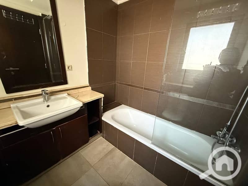 8 5a413998-7e8a-46c6-b09e-deea8bbbf63e. jpg