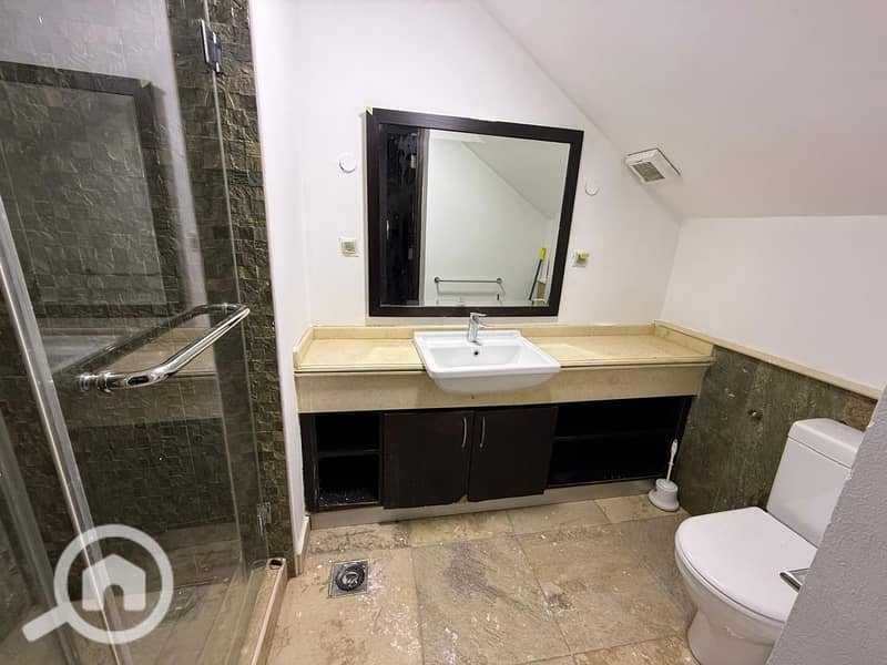 5 62983a10-0f68-4e7b-a222-61597c50d82f. jpg