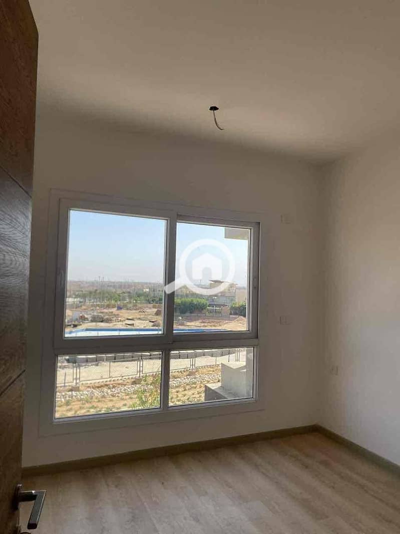 4 ccb7929c-fad8-4608-850d-9d0e337844f4. jpg