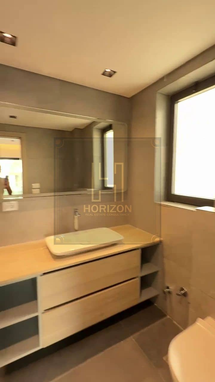 8 vlcsnap-2025-11-27-16h37m29s188. png