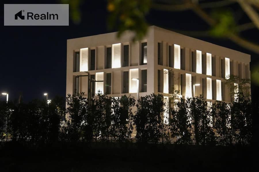 9 da2b05ea-8303-46af-93e4-e2890009a6bc. jpg