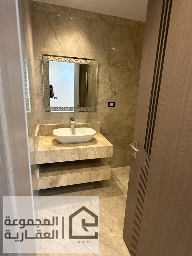 8 6e2556d5-7353-410a-b704-32dceb2d178d. jpg