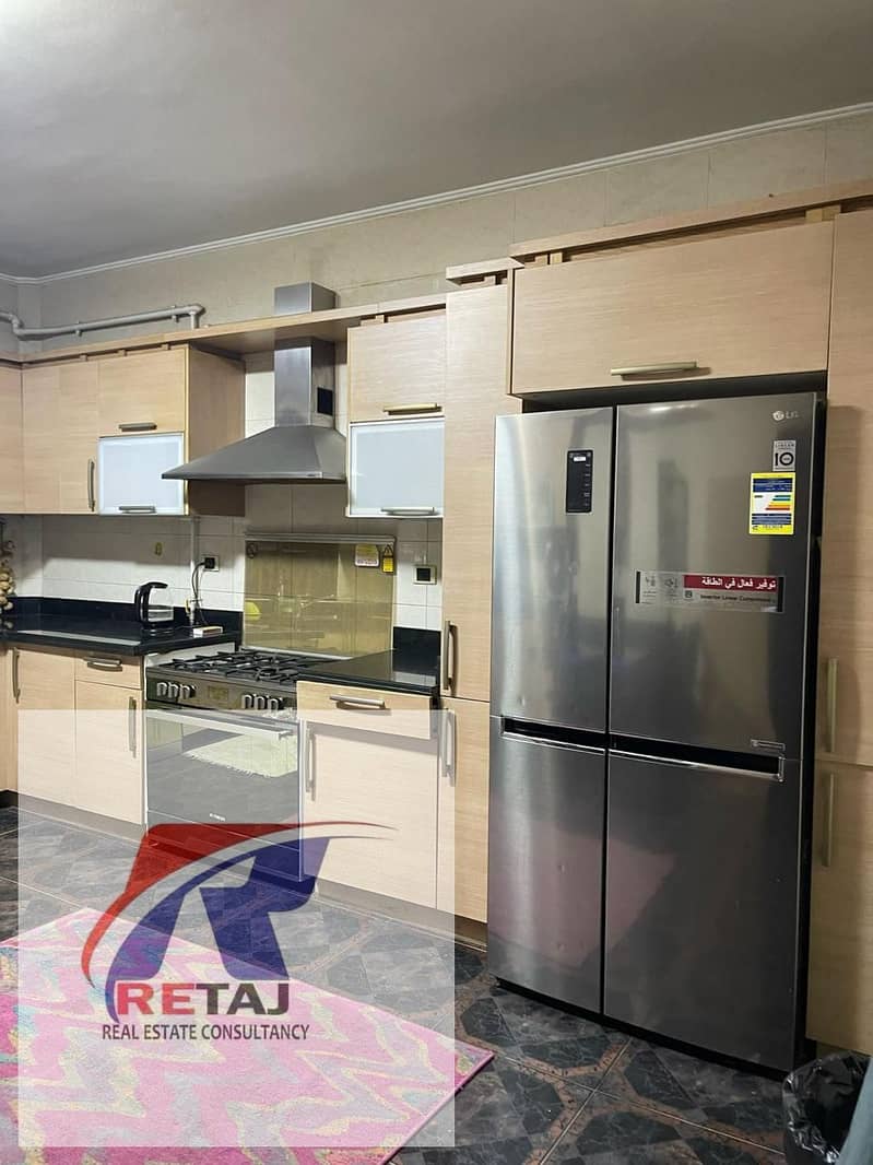 15 11b6d802-8a7c-4157-a429-40a16f328836. jpg