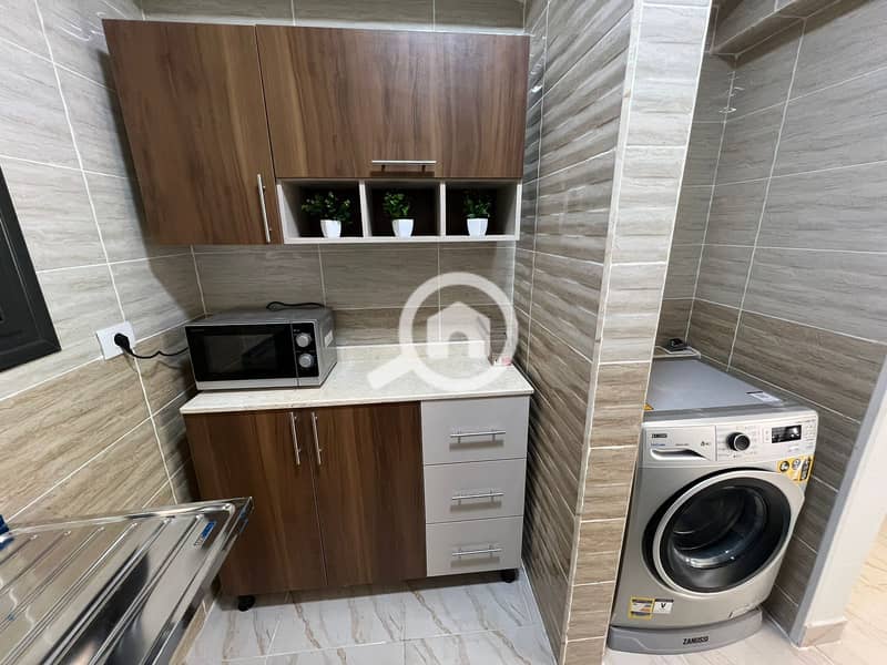 12 66e0eacc-1b89-4e8e-92fd-31c7f0c7f0c5. jpeg