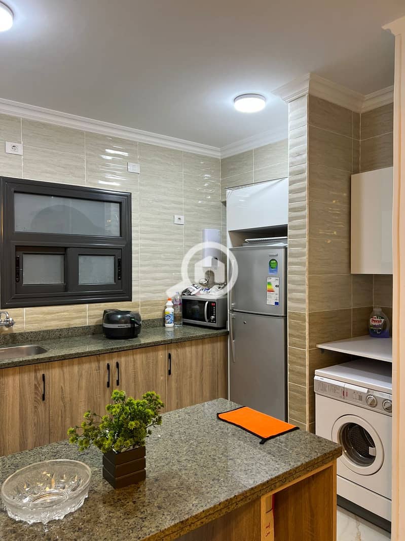 8 f6435dc7-d8de-46d4-839b-67dc5cd3cb18. jpeg