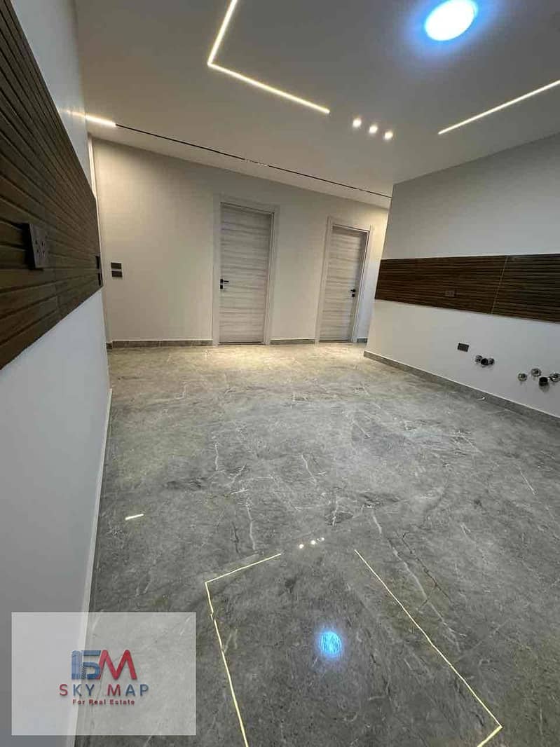 8 e291d789-17b5-4209-bb18-e39a2ff268dd. jpg