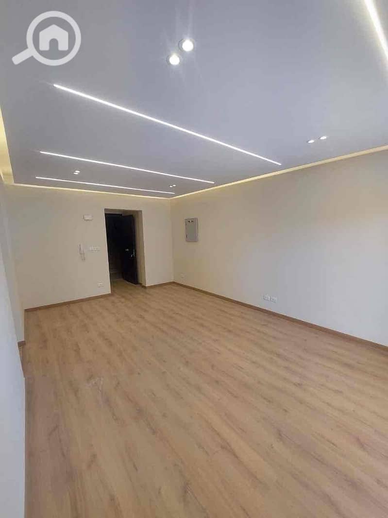 8 b5f8a33b-dbcd-44ee-ae49-55ff2dece76e. jpg