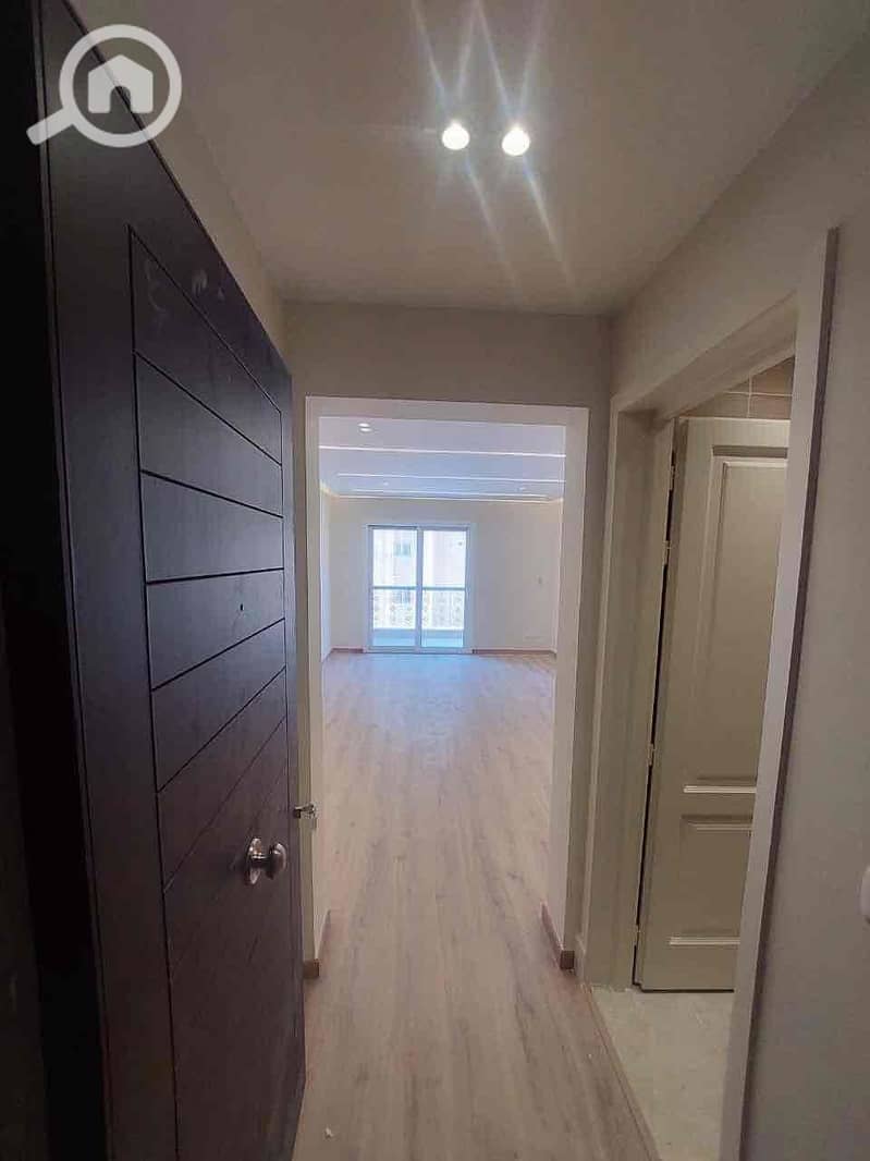 13 1571dd28-adb0-4143-85cc-affb0ee8f3fa. jpg