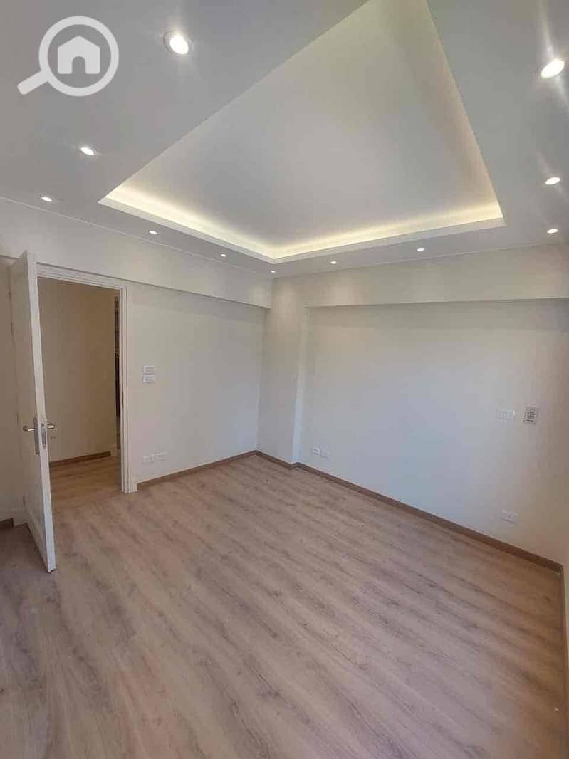 18 c1de2cba-5050-4522-a3a9-2c7d2d907833. jpg