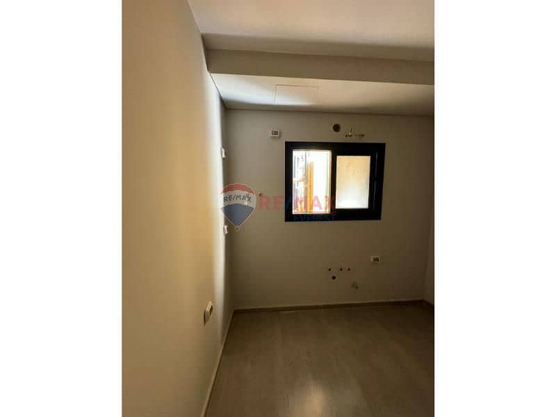 4 06ac54d4-1df6-4e1d-9abc-a876a40b4b4c. jfif. jpg