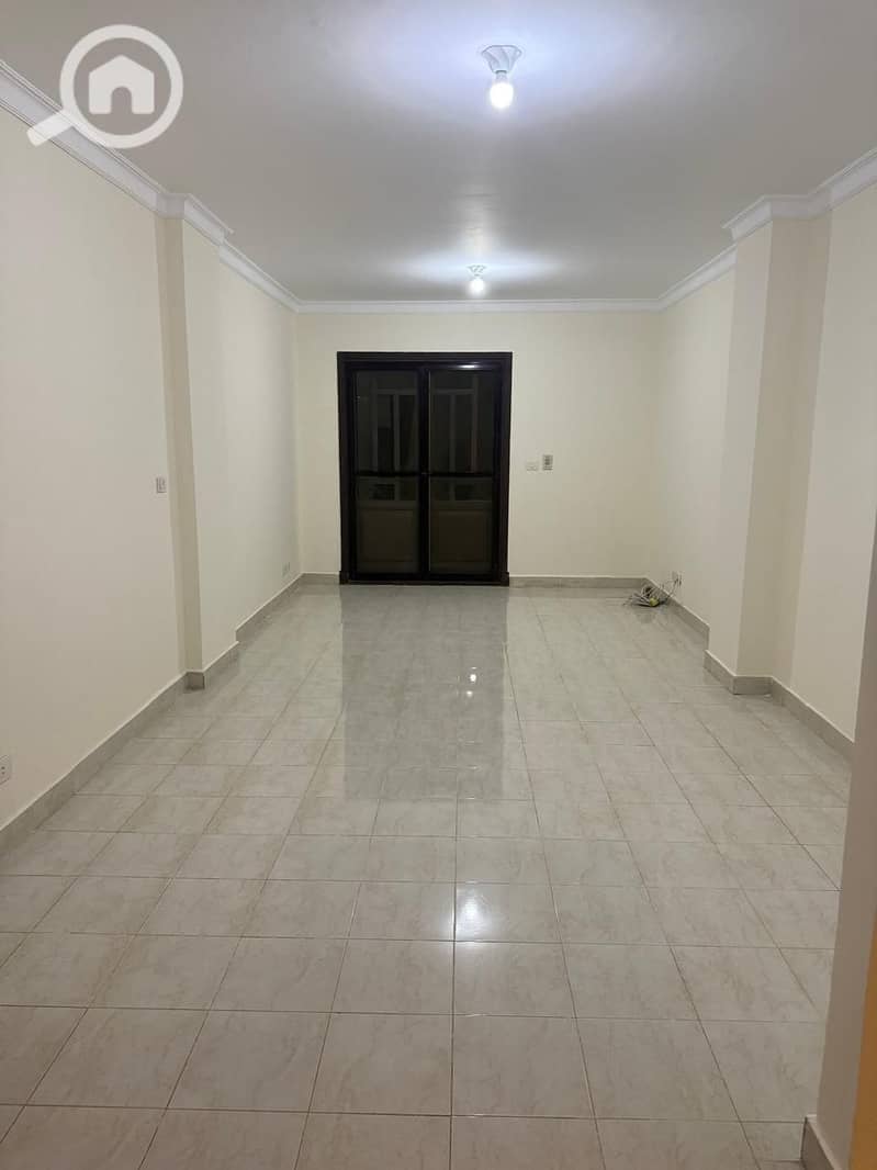 2 228292e4-9969-4c2a-ae71-1fa2659cecb3. jpeg