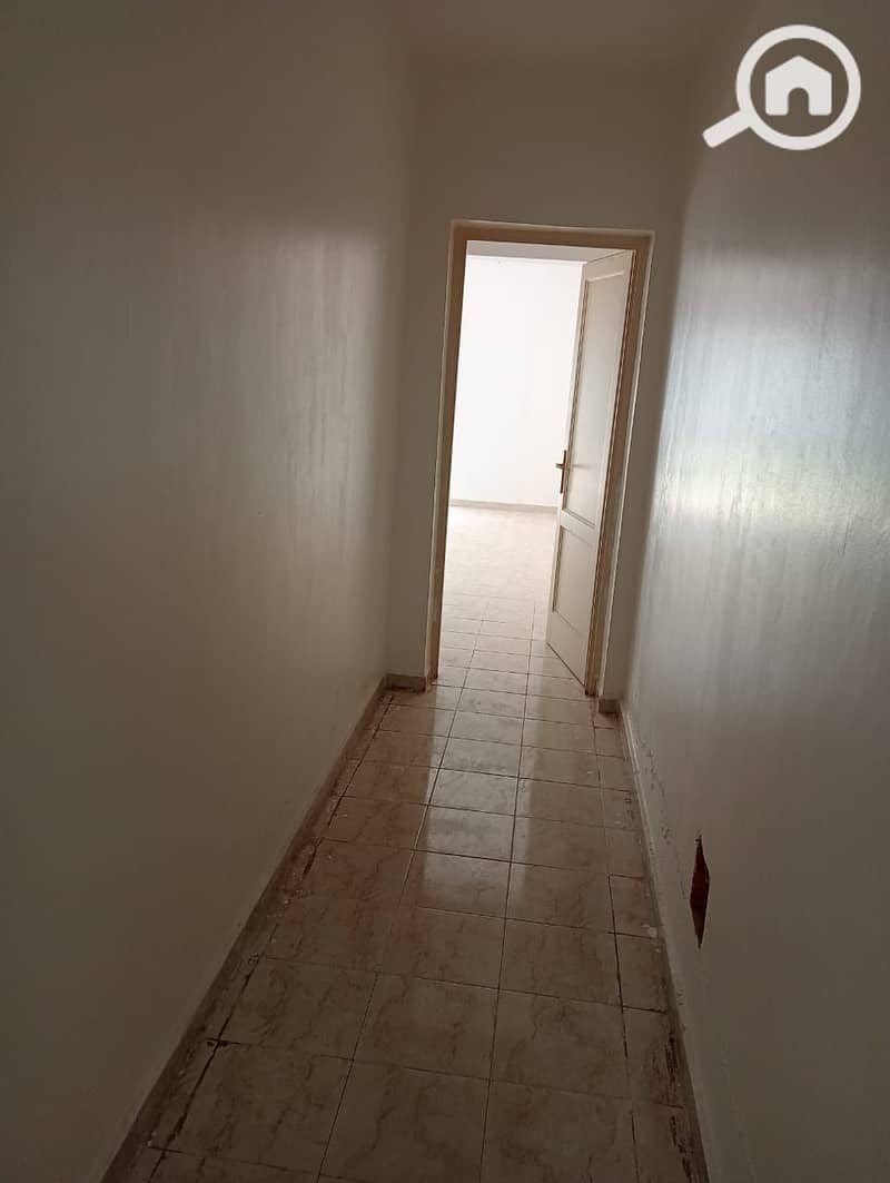 4 bd84e4ce-6dfb-4bff-9f61-ce6cc7d5c94e. jpeg