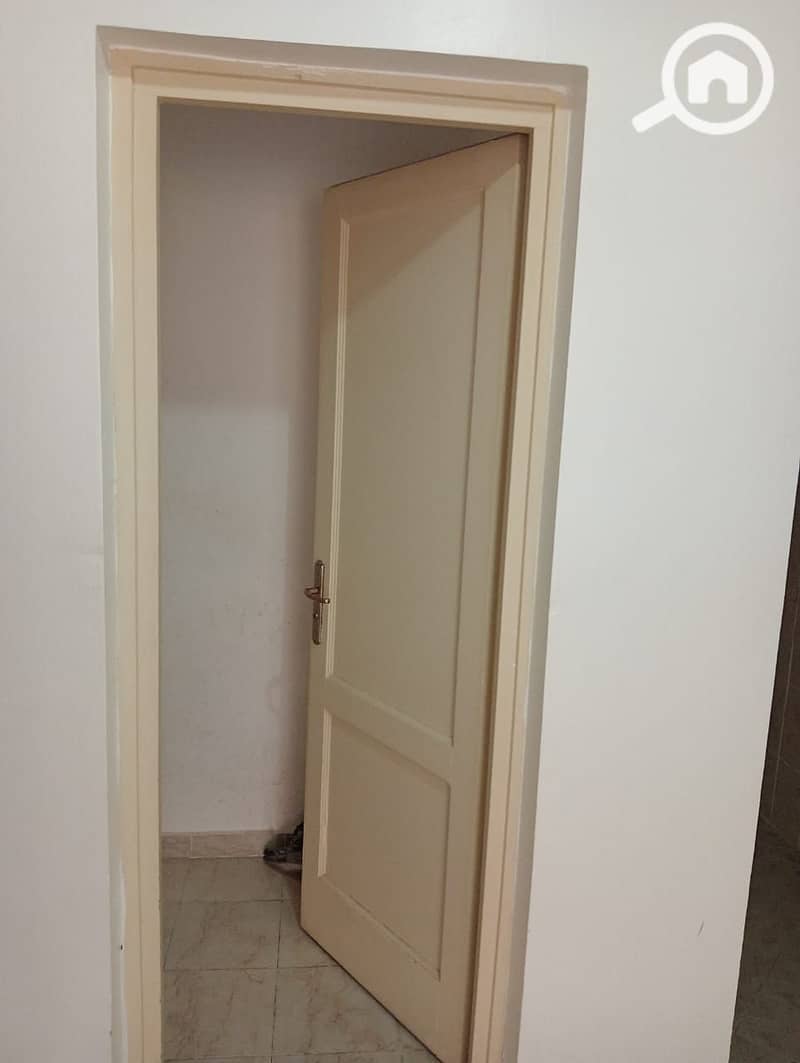 10 e384ce1d-4706-4d25-9a89-75d5e55d2ff4. jpeg