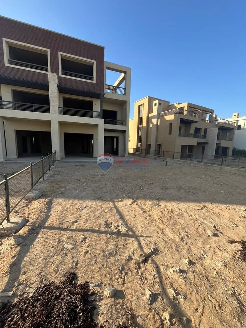 2 WhatsApp Image 2025-11-24 at 7.37. 13 PM (1). jpeg