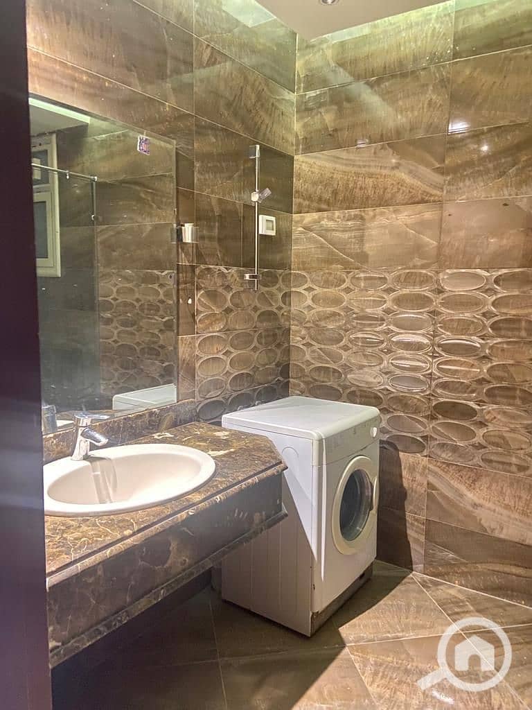 11 WhatsApp Image 2025-11-27 at 14.25. 57_084019ee. jpg