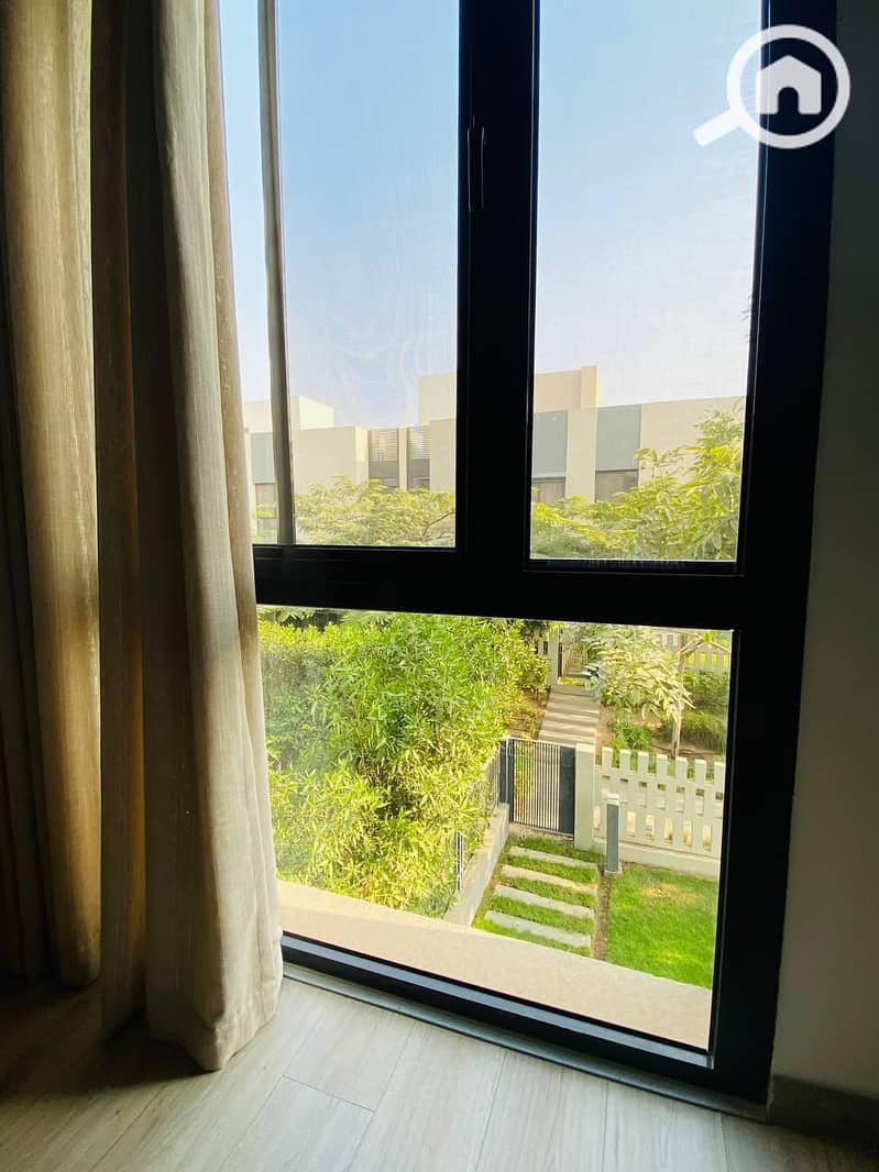 9 9779b558-37a6-47bd-a841-589fd84281a7. jpeg