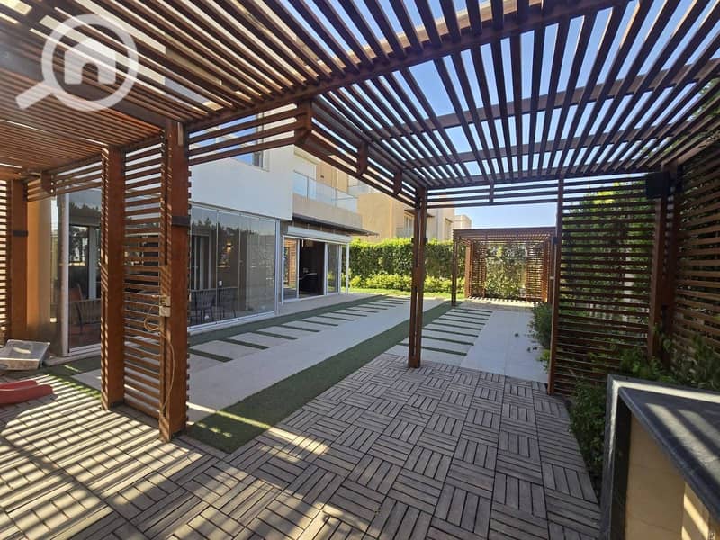 5 e5b4c48d-c7e2-497c-882e-ad934443c661. jpeg