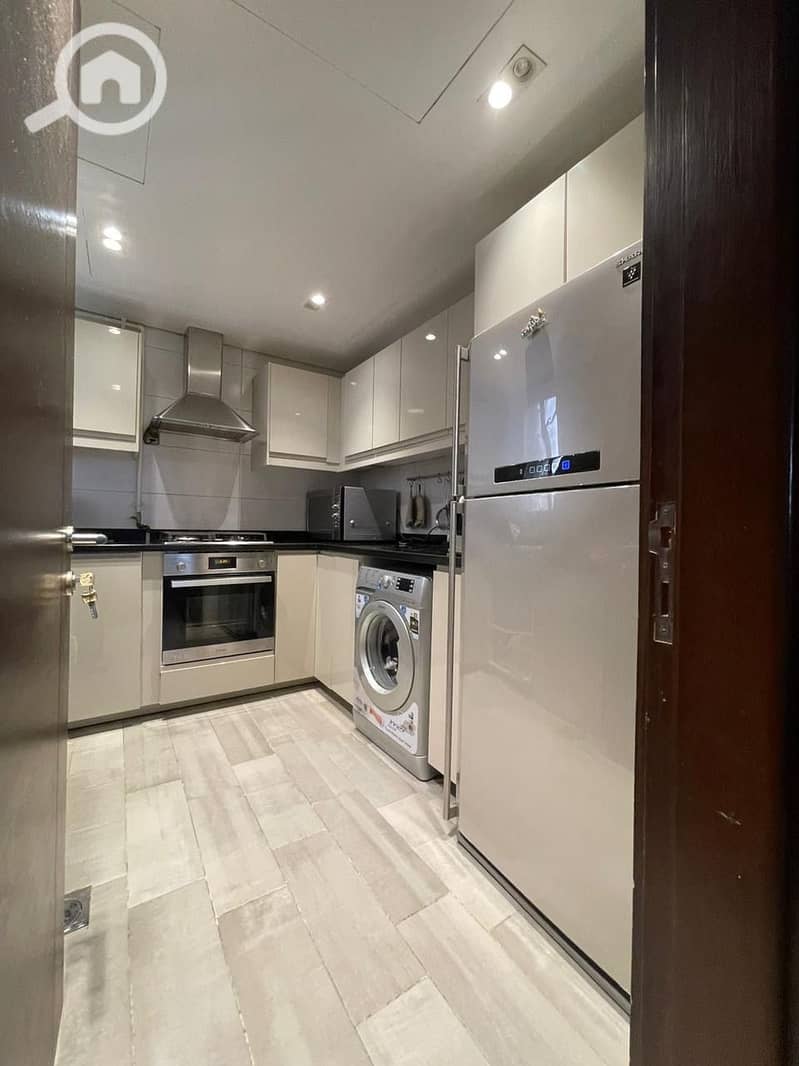 5 adf8fcb4-dd7f-4b40-8ac7-8f7ee20742a2. jpeg