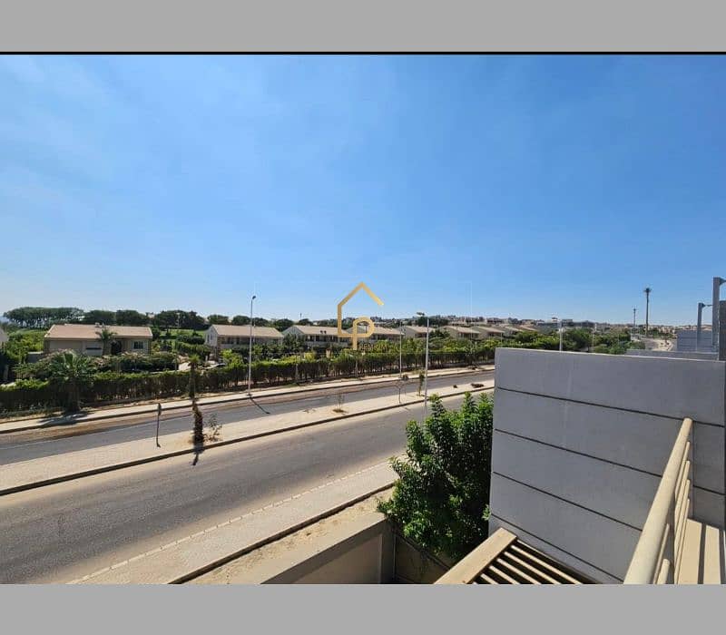 9 568350076_122184778358577430_6280150932556904092_n. jpg