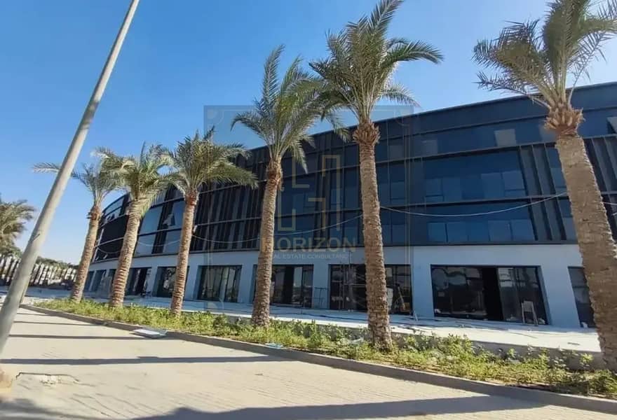 3 8309455-8bad9o. jpg