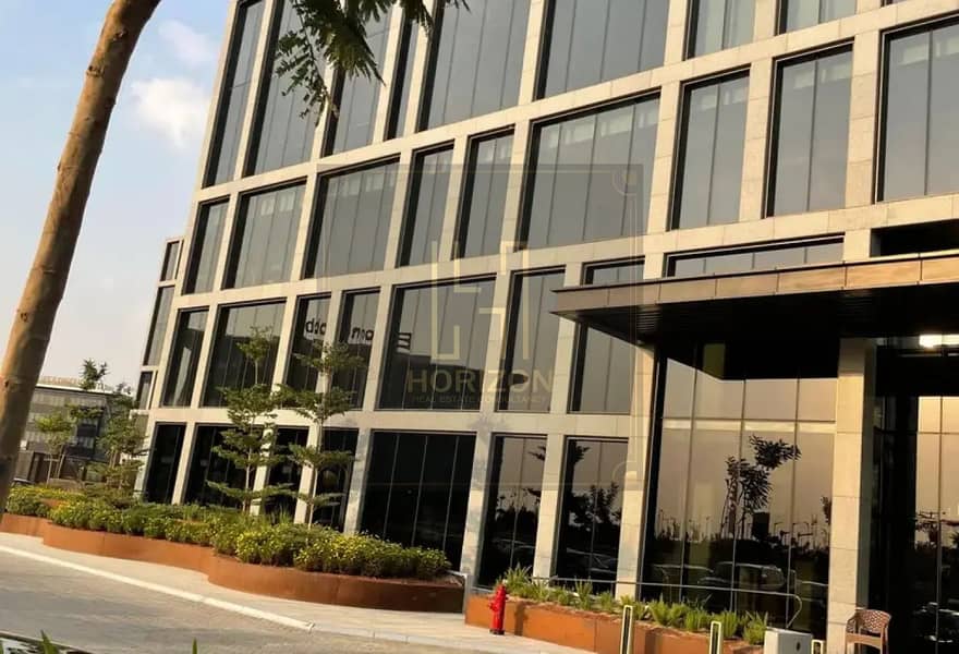 6 8309455-6283co. jpg