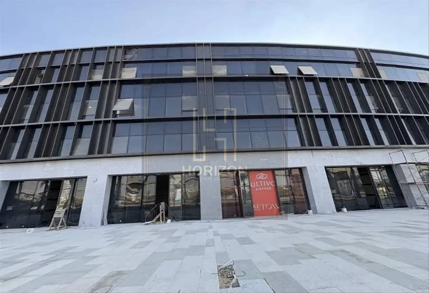 7 8309455-9c6ceo. jpg