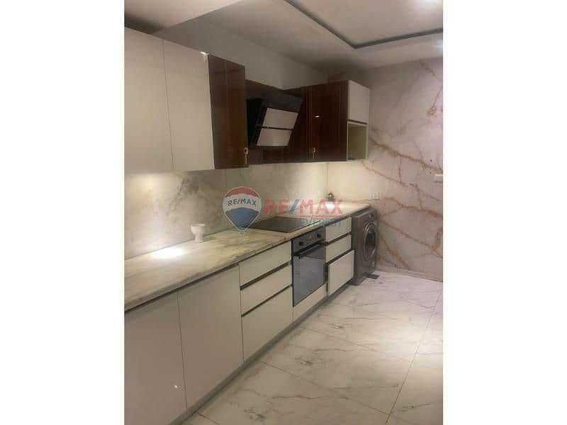 10 2fe3a656-b80e-46cb-8403-422c74bd8c0f. jfif. jpg