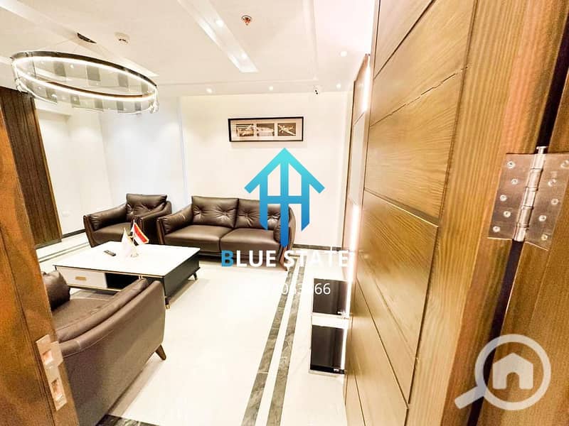 6 01118063666 (46). png