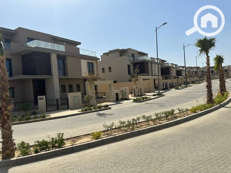 9 d92eef8b-f04e-48c7-bfed-e762613aa53c. jpg