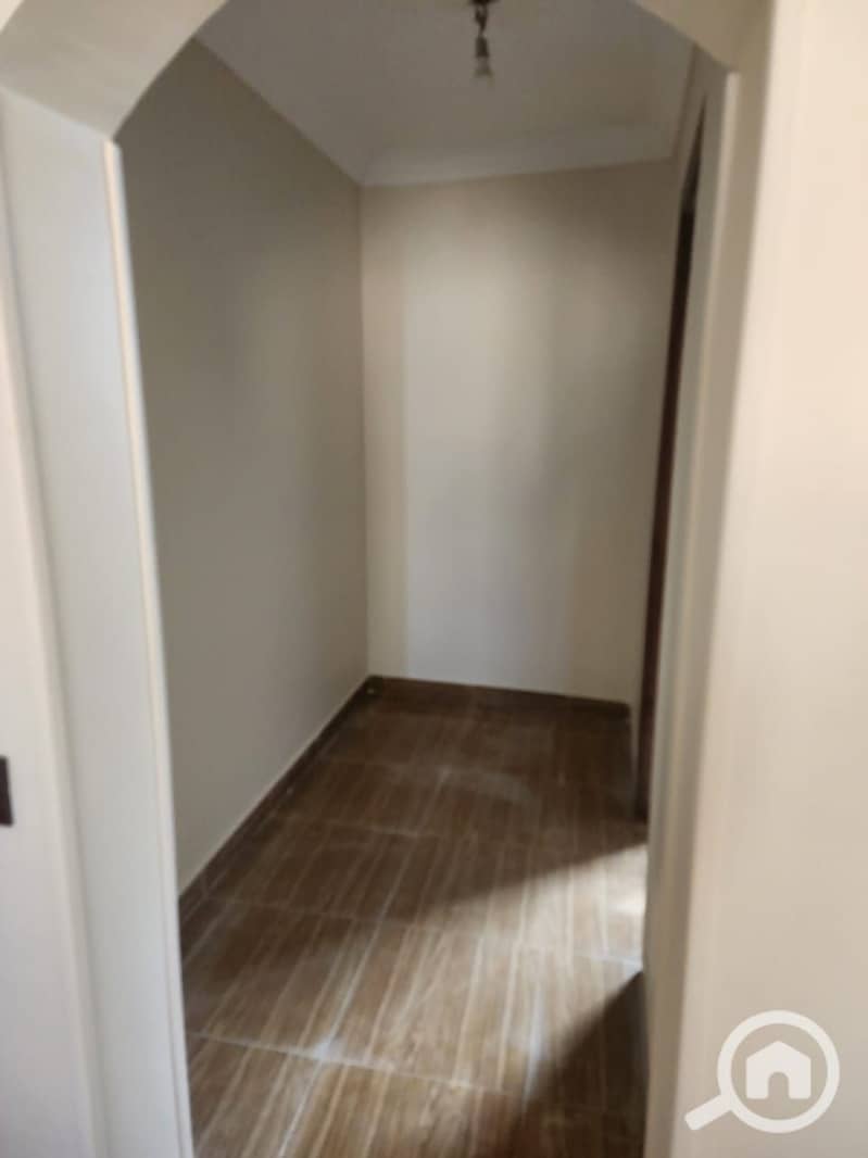 9 615b8292-2dfd-47b4-81f1-7f12916b2b9c. jpg