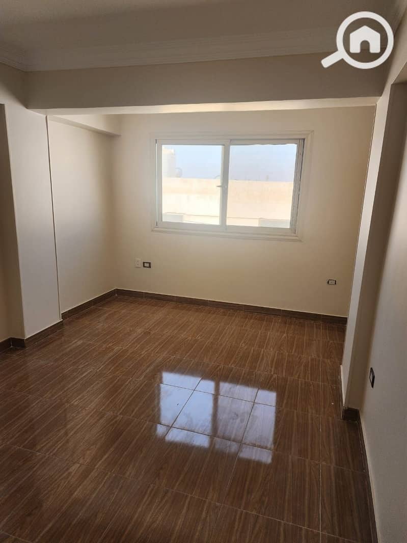 12 fec3482b-f4d5-436a-8215-f805a6030d79. jpg