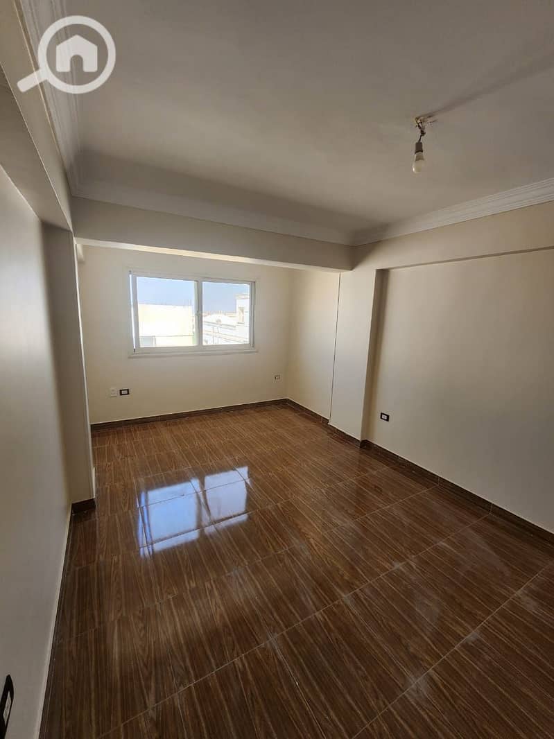 13 fe0d077e-7d53-4d1e-8e6b-ede63067f492. jpg