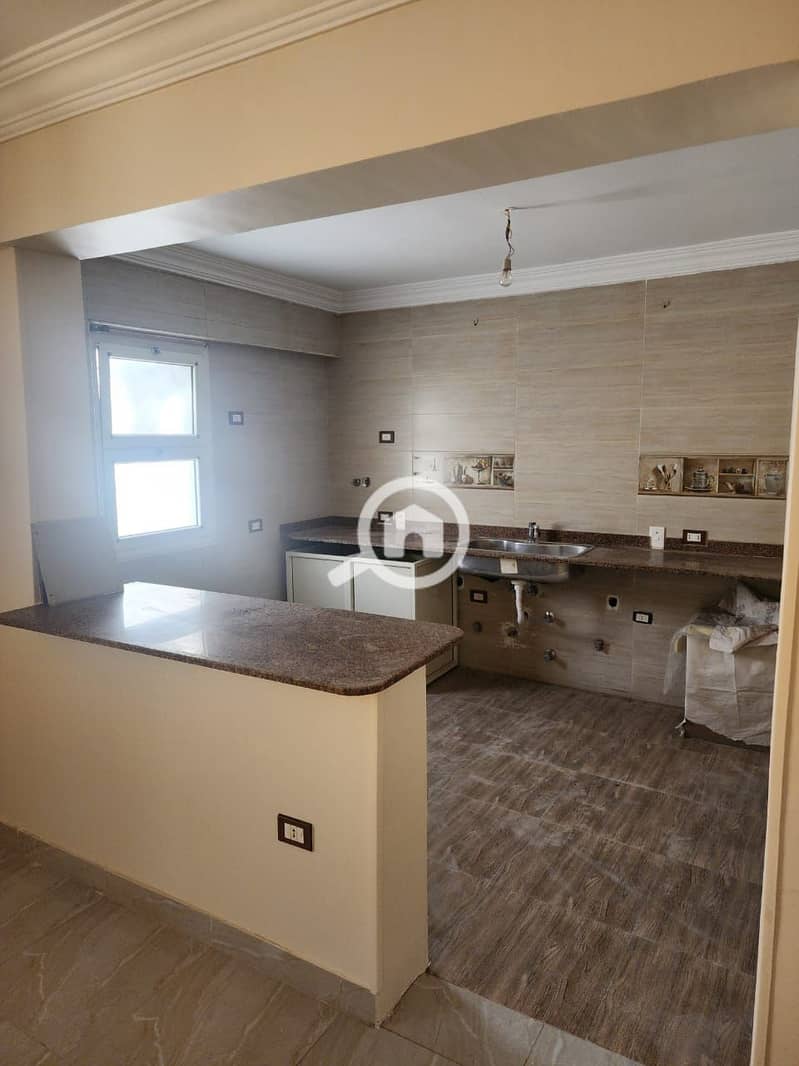 16 ee144647-dd48-4ee1-83ba-f2404583c7e3. jpg