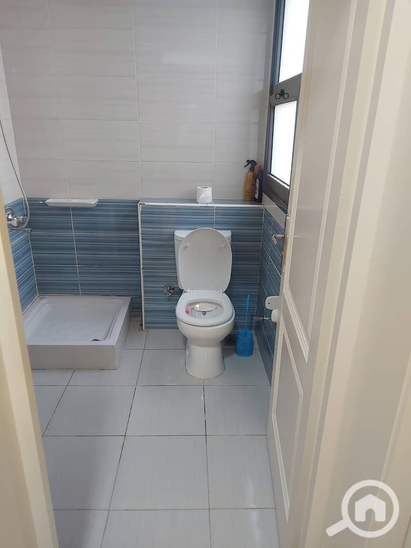 4 081e779f-13dd-43b4-938b-a8f4305937e9. jpg