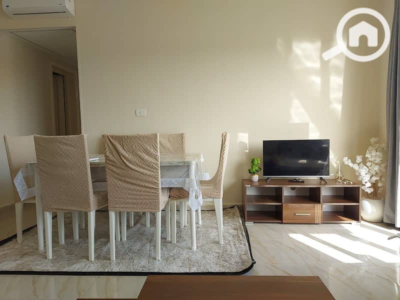 10 38de9c4b-bd73-447f-8a9f-34dfcf63a9c2. jpg