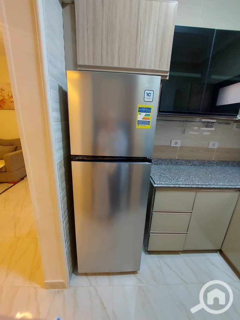 18 c7702028-6010-4259-b7c7-ecce7fa60d11. jpg