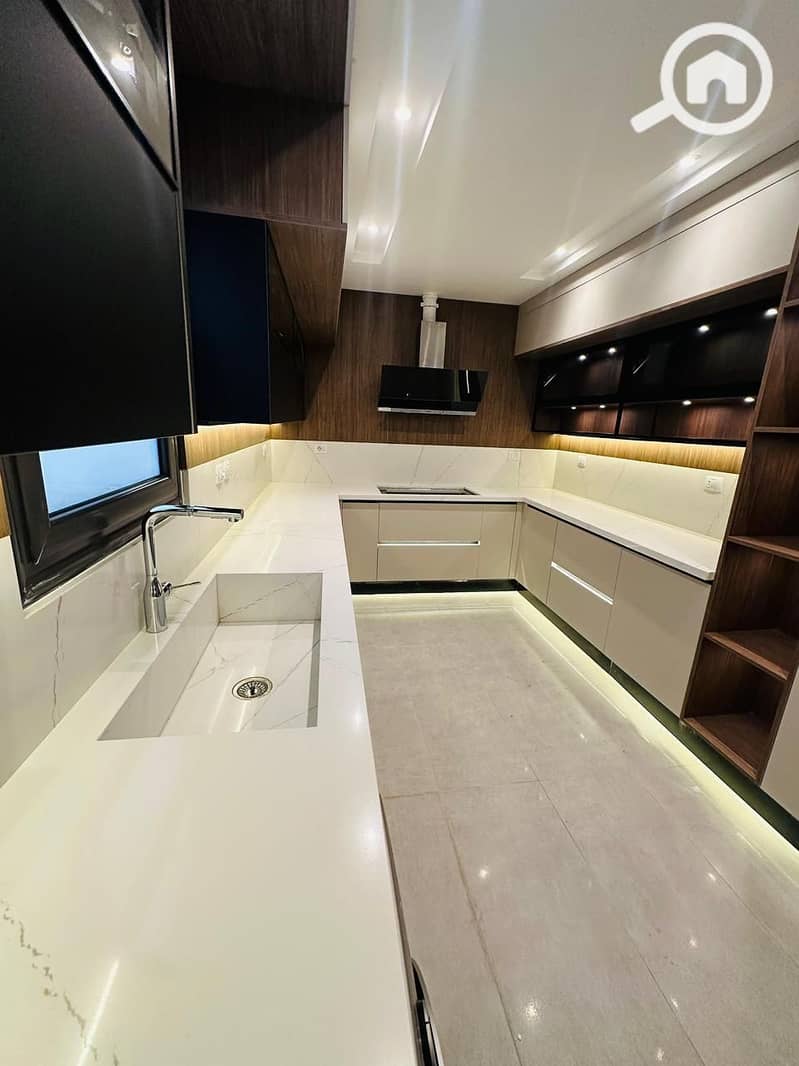 11 f7a56d50-5583-40dd-ba9e-af7f420c4394. jpg