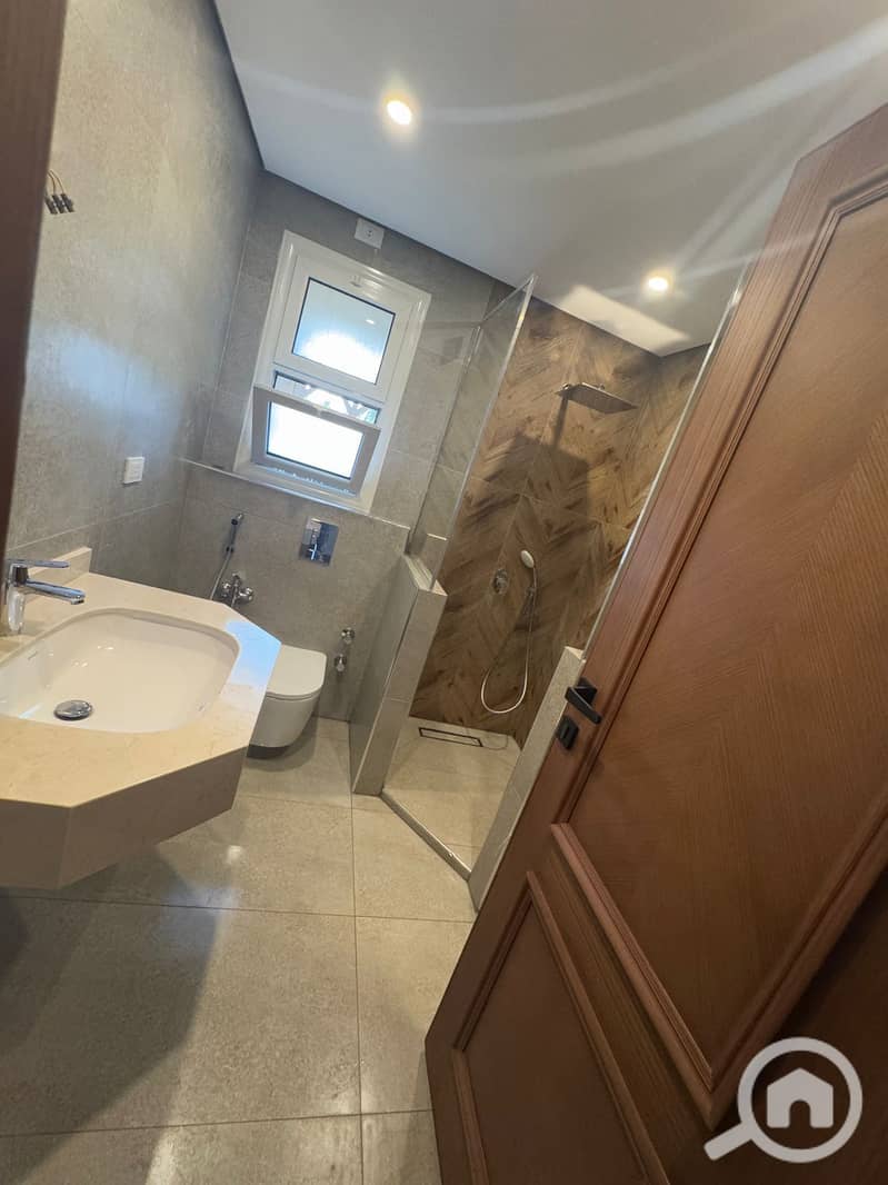 5 WhatsApp Image 2025-11-27 at 17.26. 51_f2eb9a1a. jpg