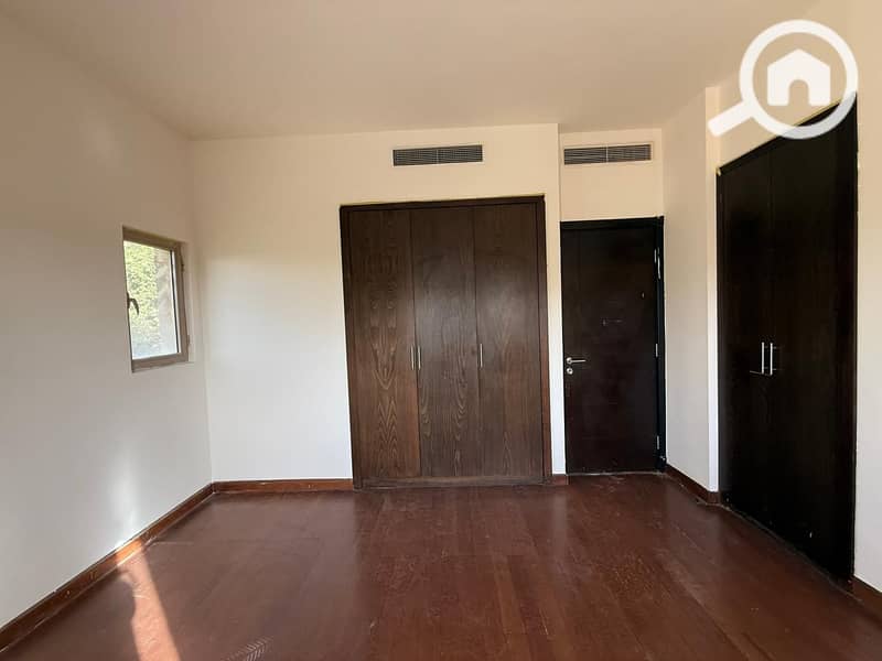 4 485e49c4-68bf-4dff-8a8a-6b624f08245f. jpg