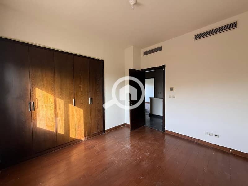 8 c5ebe42b-4ab2-4e07-a1cd-76a8793f8707. jpg