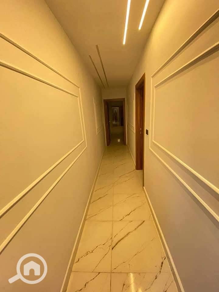 8 27dc88ec-a0ef-4d24-9a2a-8e8f0434d495. jpeg