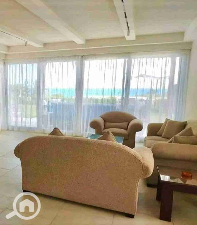 8 FB_IMG_1764259875978. jpg